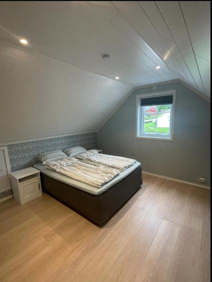 Leilighet Med Gratis Parkering Og Wifi Kristiansund Exterior foto